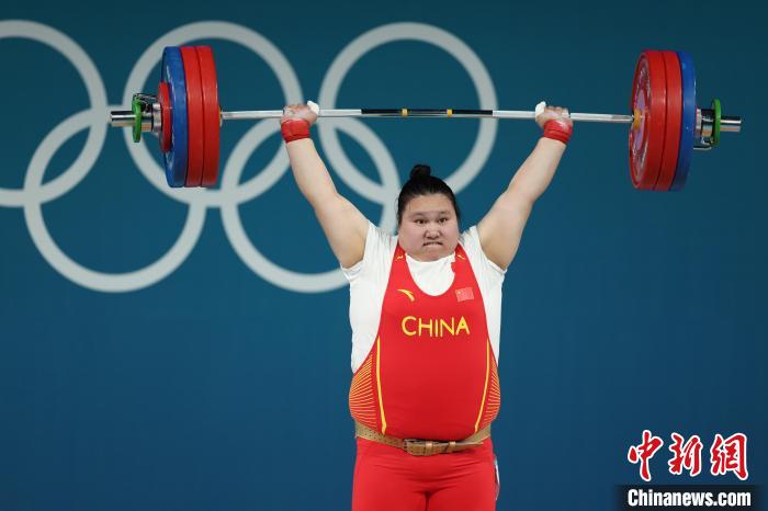 李雯雯巴黎奥运卫冕成功 战胜心魔再现笑容