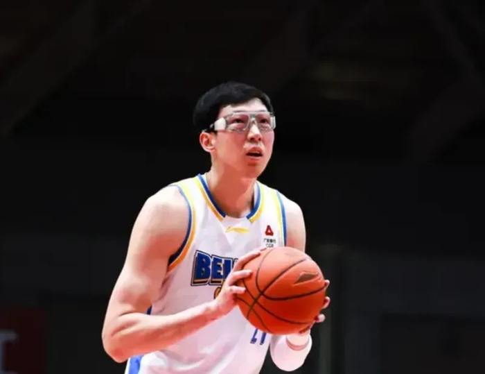 北京大胜北控 杰曼单节19分周琦爆发助队取关键