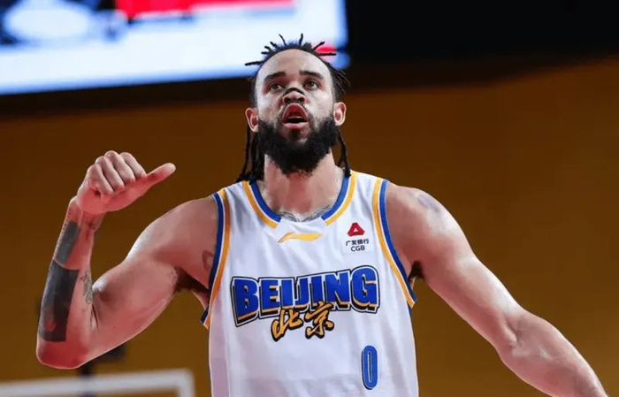 北京大胜北控 杰曼单节19分周琦爆发助队取关键
