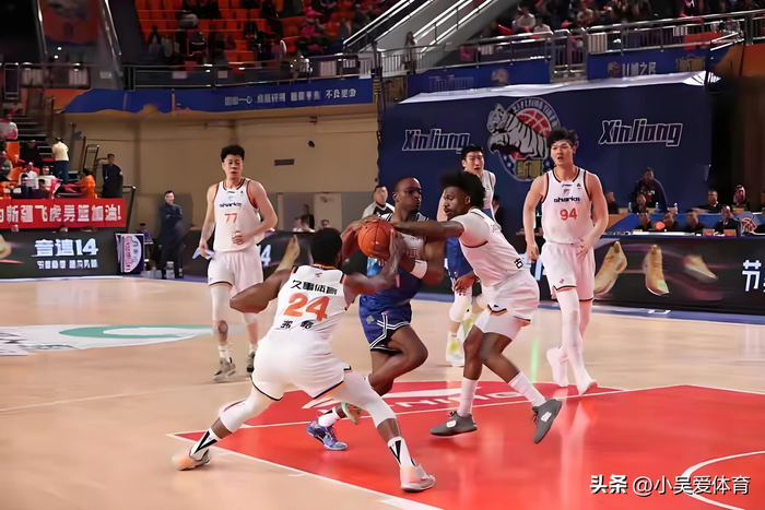 上海男篮客场险胜新疆 雨中马拉松赛创21连胜纪